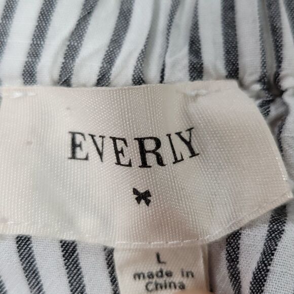 🔹️🔺️Anthropologie Everly Blue Embroidered Floral Cold Shoulder Top Large - Picture 12 of 16